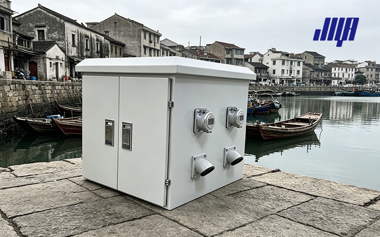 Field installation scene of fiberglass power rack stanchion supporting dock power pedestal at coastal marina, adapting to humid and salt‑spray working conditions